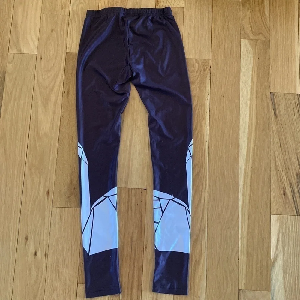 Urban Smalls Swan leggings 8 NWOT
